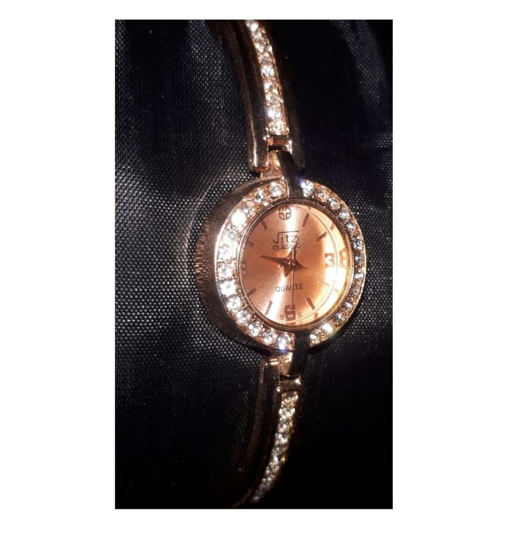 Vitz Classic Quartz Women Watch