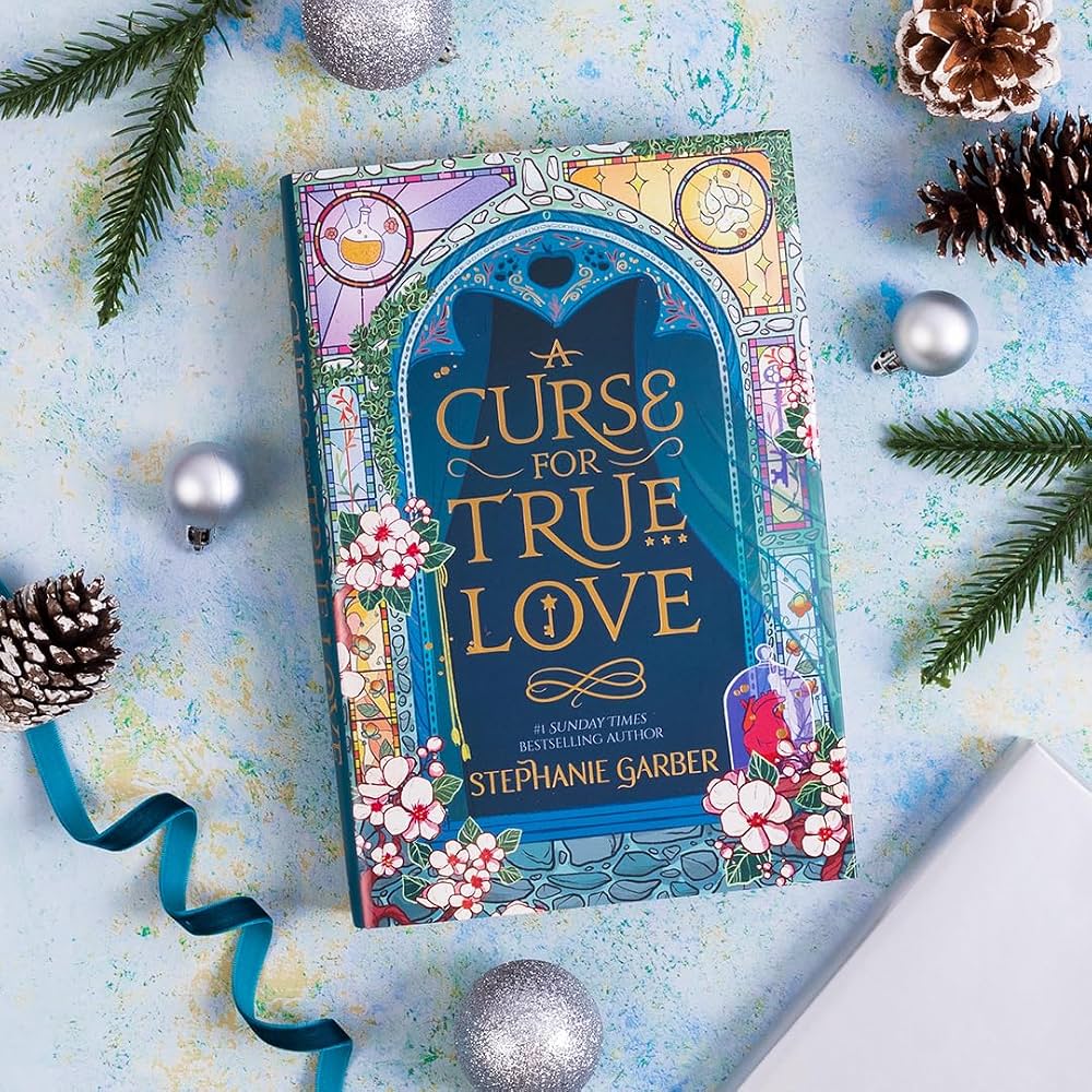 A Curse for True Love by Stephanie Garber - front cover of Once Upon a Broken Heart book 3 paperback, available in Pakistan