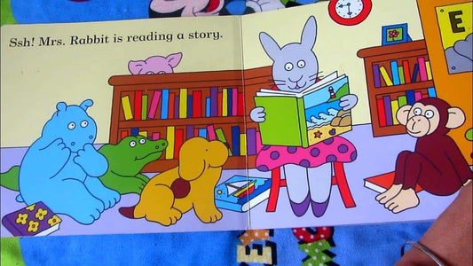 Spot Goes to the Library by Eric Hill - Original - Board book